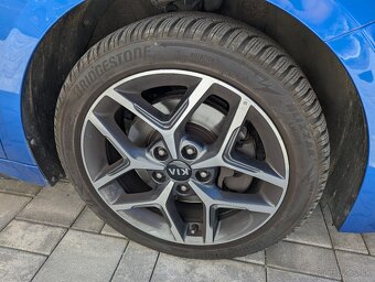 Kia Proceed 2019 1.4 tgdi manual v zaruke - 13