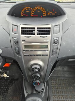 Predám  Toyota Yaris 1.0I VVT-i Active - 13