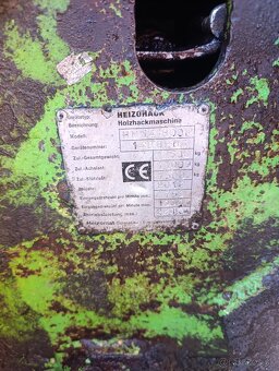 Predám traktor Lamborghoni R8 + štiepkovač heizohack - 13