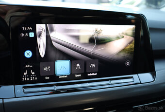 Volkswagen Golf 8 1.5 eTSI DSG Highline - 13