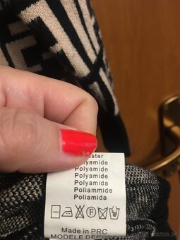 NOVÝ FENDI damsky svetrik z kapucnickou L - 13