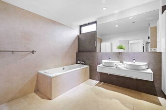 Babony TRE | Nadštandardný byt na Kolibe s výhľadom a teraso - 13