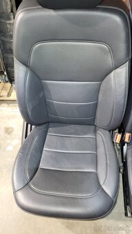 Mercedes GLE sedacky - 13
