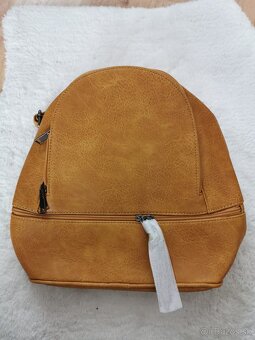 Kabelky a ruksaky. - 13