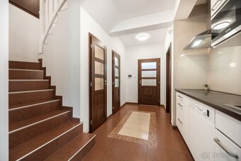 Na predaj 5 izbový rodinný dom Hrubý Šúr okres Senec - 13