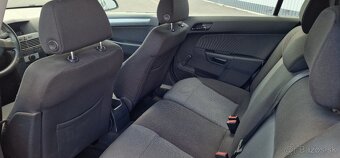 Opel Astra H 1.6i 16V kombi - 13