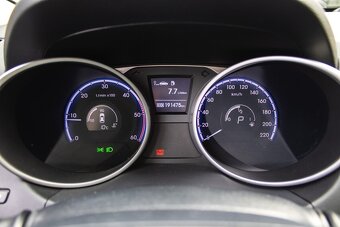 Hyundai ix35 2.0 CRDi VGT Premium 4x4 A/T - 13
