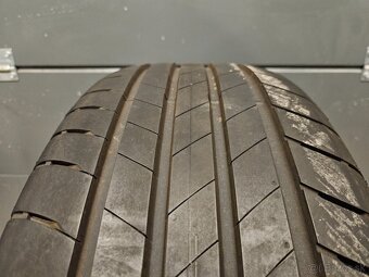 Prakticky nové letné pneumatiky Bridgestone - 235/55 r18 - 13