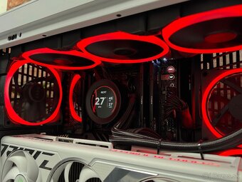 Ryzen 9 9900X3D\96GB\RTX 4090\SSD\1200W Zdroj - 13