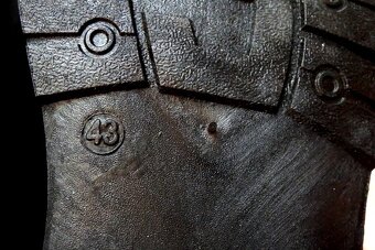 Členkové čierne topánky - 13