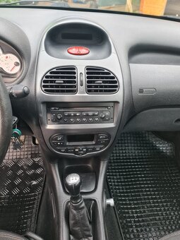 Peugeot 206  1,4 benzín - 13