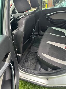 Lada Vesta sw cross - 13