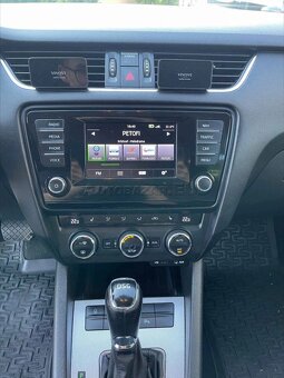 Škoda Octavia Combi 2.0 TDI Elegance/Style DSG - 13