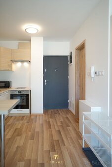 1,5 izbový zariadený byt, predzáhradka, parkovanie, RAJKA - 13