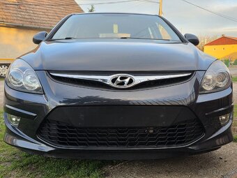 Hyundai i30 1.6 CRDi Facelift mod. 2011 Nová STK SK ŠPZ - 13