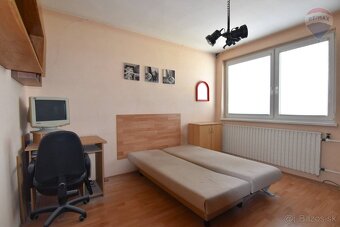 Na predaj rodinný dom s garážou v Malackách - 13