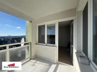 Prenajmem 2 izb.byt s terasou na Hradnom kopci BA. - 13