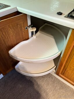 Kuchyňa z masívu so spotrebičmi - 13