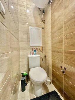 NA PREDAJ VEĽKÝ KOMPLETNE ZREKONŠTRUOVANÝ 2i BYT S LOGGIOU - 13