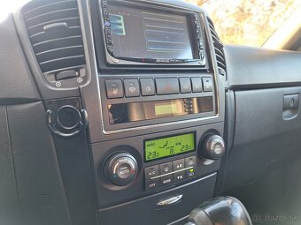 KIA SORENTO 2,5CRDI 4X4 AUTOMAT KLÍMA ŤAŽNÉ 3,5T - 13