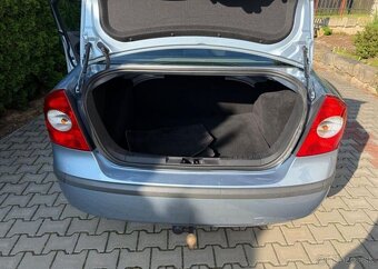 Ford Focus 1,6i Ghia Tažné Klima benzín manuál 74 kw - 13