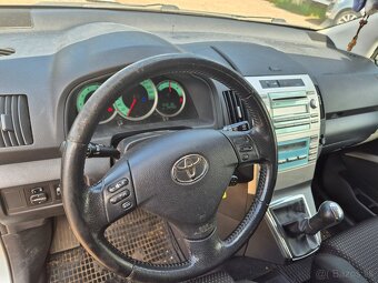 Toyota corolla verso - 13