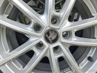 5X112 R16 + CELOREČNE (ZIMNY VZOR).215/60 R16 - 13