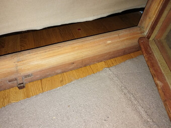 drevené okno pivnica - 13