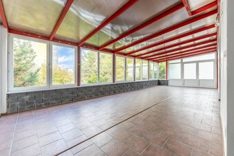 Jedinečný 4-izbový byt, 132m2 pri centre mesta s terasou - 13