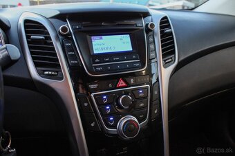 Hyundai i30 CW 1.6 CRDi 16V DOHC - 13