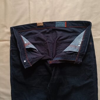 Wrangler čierne menčestrové nohavice široké rovné - 13