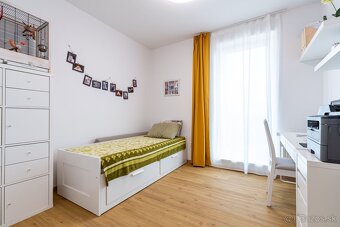 NA PREDAJ MODERNÝ 3-IZBOVÝ BYT S KRÁSNYM VÝHĽADOM - 13