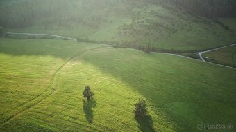 Pozemok na súkromí s výhľadom na lesy - 13