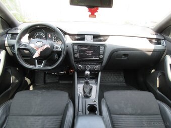 Škoda Octavia Combi 2.0 TDI DPF RS DSG - 13