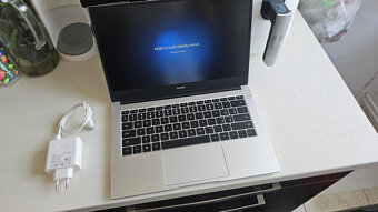 14 palcový Huawei Matebook - aj vymením - 13