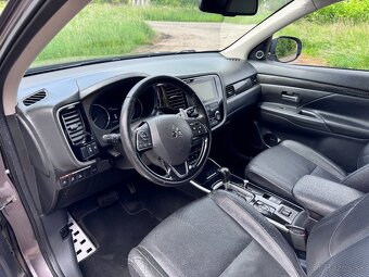 Mitsubishi Outlander 2.2 DI-D 4x4 Automat. 7 miestne. - 13
