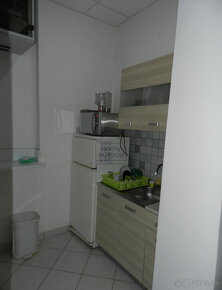 ▲ Kancelárie s parkovacím miestom, plocha 36 m2, Prešov. - 13