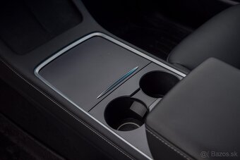 Tesla Model Y Long Range Dual Motor AWD - 13