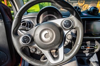 Predám Mercedes Smart fortwo coupe, benzín 66 kW, 6st.automa - 13