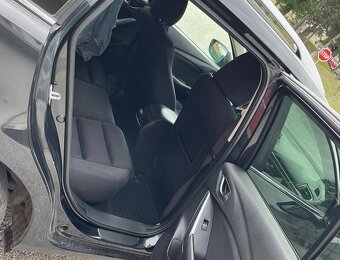 Predám Mazda 6 2,2d automat combi (wagon) - 13