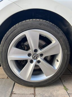 Predám Volkswagen Golf 8 Variant 2,0TDI - 13