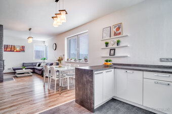 Na predaj rodinný dom s rozľahlým pozemkom v Kostolišti - 13