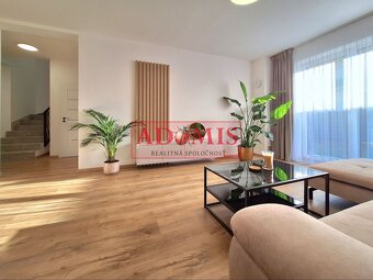 ADOMIS - predám moderný 5izbový RD v Košiciach, predzáhradka - 13