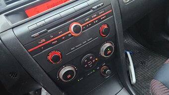 Mazda 3 - 1,6diesel, 80kw - nová STK aj EK - 13