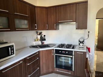 Na predaj komplet zariadený 3.iz byt Nitra Hôrka - 13