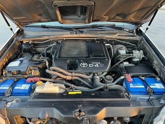 Predam Toyotu Land Cruiser 120 D-4D - 13