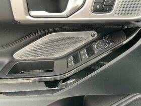Ford Explorer 3.0 V6 benzín + elektrika 03/2021 7 miestne - 13
