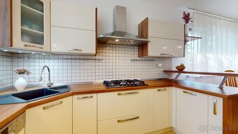 Senec - 4izb. bungalov s garážou, pozemkom 564 m2 - 13