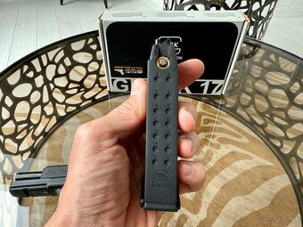 Airsoftová pištoľ Glock G17 Gen5 GBB 6mm a príslušenstvo - 13