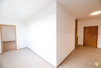 PRENÁJOM 2 IZBOVÉHO BYTU S MODERNOU DISPOZÍCIOU - 13